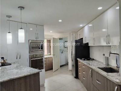Apartamento de 2 alcobas en venta en Poblado En La Comuna 14 De Medellin, Medellín, 103 m² · foto 17 de 20