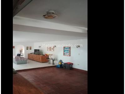 Casa de 4 alcobas en venta en Simon Bolivar, Medellín, 330 m² · foto 3 de 18