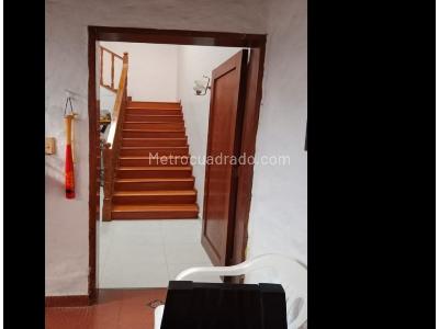 Casa de 4 alcobas en venta en Simon Bolivar, Medellín, 330 m² · foto 9 de 18