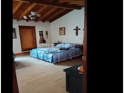 Casa de 4 alcobas en venta en Simon Bolivar, Medellín, 330 m² · foto 12 de 18