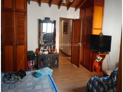 Casa de 4 alcobas en venta en Simon Bolivar, Medellín, 330 m² · foto 13 de 18