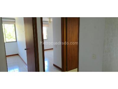Apartamento en venta en Laureles La Castellana, Medellín · foto 2 de 20