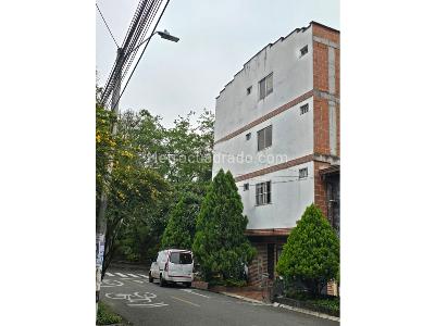 Apartaestudio en venta en La Floresta, Medellín, 98 m² · foto 3 de 20