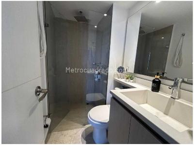 Apartamento de 2 alcobas en venta en Loma De Los Bernal, Medellín, 68 m² · foto 15 de 19
