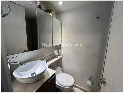 Apartamento de 2 alcobas en venta en Loma De Los Bernal, Medellín, 68 m² · foto 17 de 19