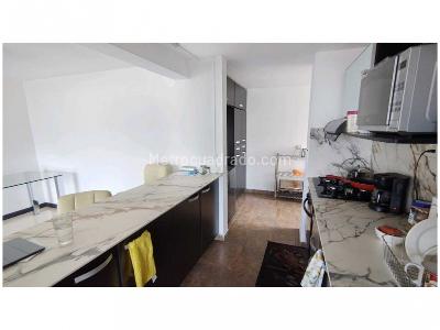 Apartamento de 3 alcobas en venta en Loma De Los Bernal, Medellín, 99 m² · foto 10 de 20