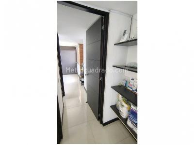 Apartamento de 3 alcobas en venta en Loma De Los Bernal, Medellín, 99 m² · foto 15 de 20