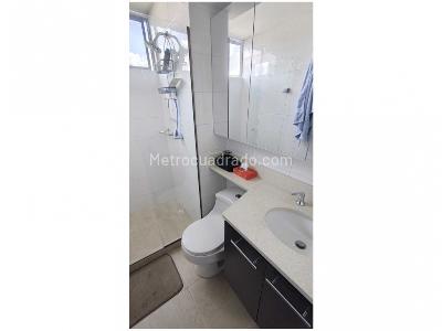 Apartamento de 3 alcobas en venta en Loma De Los Bernal, Medellín, 99 m² · foto 16 de 20