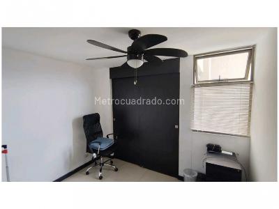 Apartamento de 3 alcobas en venta en Loma De Los Bernal, Medellín, 99 m² · foto 17 de 20