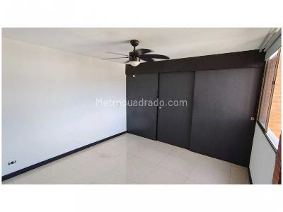 Apartamento de 3 alcobas en venta en Loma De Los Bernal, Medellín, 99 m² · foto 18 de 20