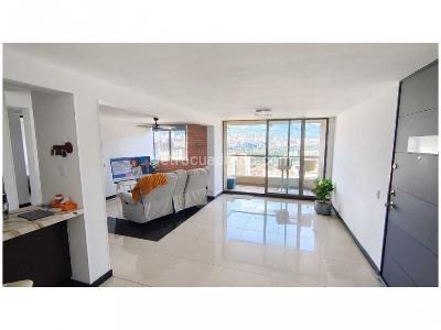 Apartamento de 3 alcobas en venta en Loma De Los Bernal, Medellín, 99 m² · foto 2 de 20