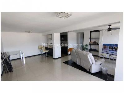 Apartamento de 3 alcobas en venta en Loma De Los Bernal, Medellín, 99 m² · foto 3 de 20