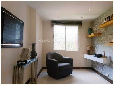Apartamento de 3 alcobas en venta en Loma De Los Bernal, Medellín, 86 m² · foto 5 de 20