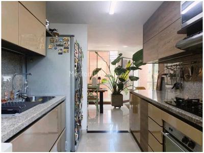 Apartamento de 3 alcobas en venta en Loma De Los Bernal, Medellín, 86 m² · foto 6 de 20