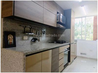 Apartamento de 3 alcobas en venta en Loma De Los Bernal, Medellín, 86 m² · foto 8 de 20
