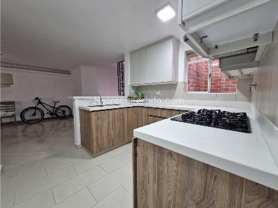 Casa de 4 alcobas en venta en Castropol, Medellín, 200 m² · foto 4 de 20