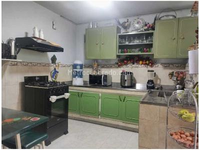 Casa de 4 alcobas en venta en Simon Bolivar En La Comuna 12 De Medellin, Medellín, 220 m² · foto 7 de 16