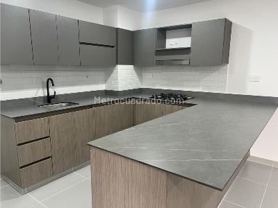 Apartamento de 2 alcobas en venta en La Castellana, Medellín, 92 m² · foto 2 de 12
