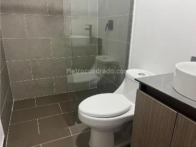Apartamento de 2 alcobas en venta en La Castellana, Medellín, 92 m² · foto 8 de 12