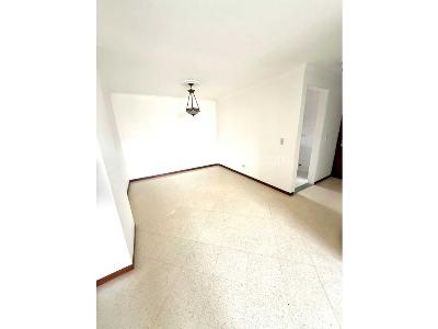 Apartamento de 3 alcobas en venta en 2do Parque Laureles, Medellín, 100 m² · foto 12 de 13