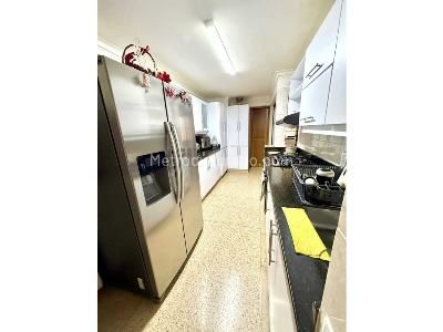 Apartamento de 3 alcobas en venta en Conquistadores En La Comuna 11 De Medellin, Medellín, 185 m² · foto 14 de 17