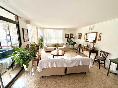 Apartamento de 3 alcobas en venta en Conquistadores En La Comuna 11 De Medellin, Medellín, 185 m² · foto 3 de 17