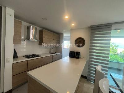 Apartamento de 3 alcobas en venta en Loma De Los Parra, Medellín, 130 m² · foto 2 de 18