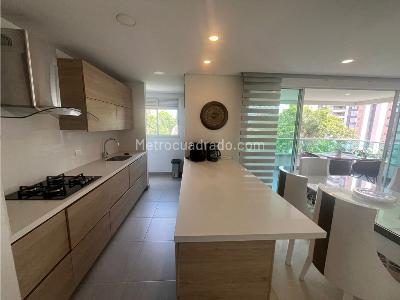 Apartamento de 3 alcobas en venta en Loma De Los Parra, Medellín, 130 m² · foto 3 de 18