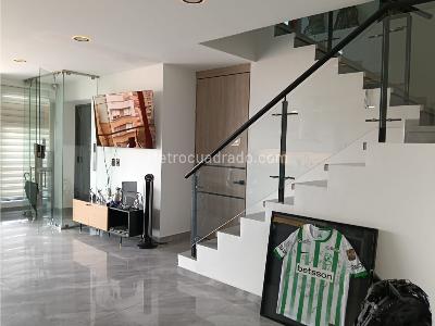 Apartamento de 2 alcobas en venta en Conquistadores, Medellín, 202 m² · foto 3 de 20