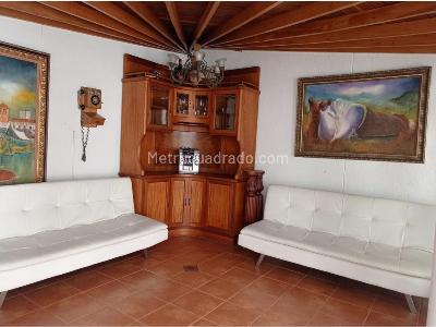 Apartamento de 3 alcobas en venta en Conquistadores, Medellín, 187 m² · foto 18 de 19
