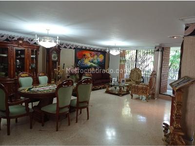 Apartamento de 3 alcobas en venta en Conquistadores, Medellín, 187 m² · foto 3 de 19
