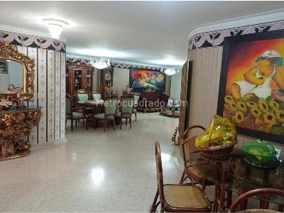 Apartamento de 3 alcobas en venta en Conquistadores, Medellín, 187 m² · foto 4 de 19