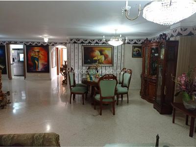 Apartamento de 3 alcobas en venta en Conquistadores, Medellín, 187 m² · foto 5 de 19
