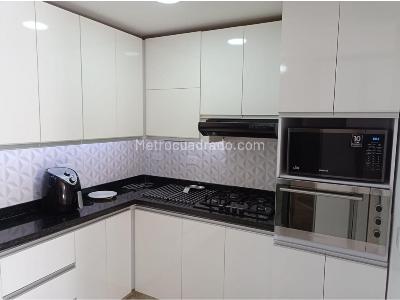 Apartamento de 3 alcobas en venta en Conquistadores, Medellín, 187 m² · foto 6 de 19