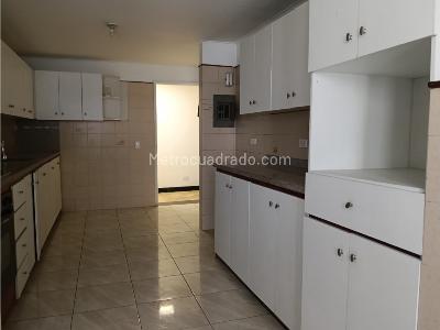 Apartamento de 4 alcobas en venta en Estadio, Medellín, 242 m² · foto 3 de 20