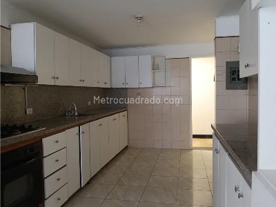 Apartamento de 4 alcobas en venta en Estadio, Medellín, 242 m² · foto 4 de 20