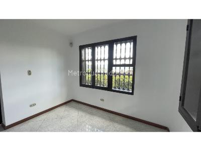 Casa de 5 alcobas en venta en Loma Del Chocho, Envigado, 850 m² · foto 10 de 17