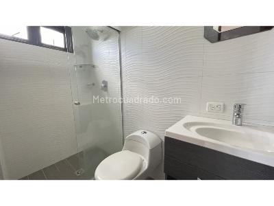Casa de 5 alcobas en venta en Loma Del Chocho, Envigado, 850 m² · foto 14 de 17