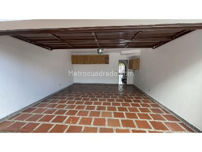 Casa de 5 alcobas en venta en Loma Del Chocho, Envigado, 850 m² · foto 1 de 17