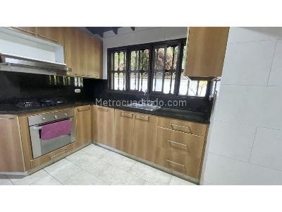 Casa de 5 alcobas en venta en Loma Del Chocho, Envigado, 850 m² · foto 2 de 17