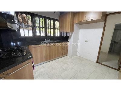 Casa de 5 alcobas en venta en Loma Del Chocho, Envigado, 850 m² · foto 3 de 17
