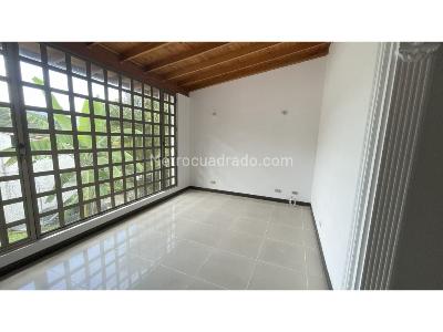 Casa de 5 alcobas en venta en Loma Del Chocho, Envigado, 850 m² · foto 4 de 17