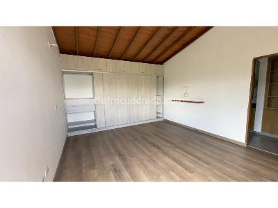 Casa de 5 alcobas en venta en Loma Del Chocho, Envigado, 850 m² · foto 8 de 17