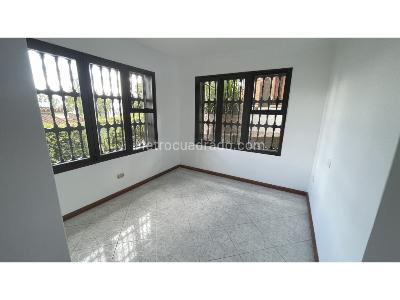 Casa de 5 alcobas en venta en Loma Del Chocho, Envigado, 850 m² · foto 9 de 17