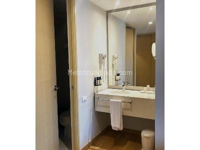 Apartaestudio en venta en El Poblado, Medellín, 28 m² · foto 4 de 9