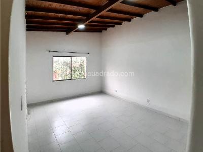 Apartamento de 2 alcobas en venta en La Milagrosa, Medellín, 74 m² · foto 12 de 14