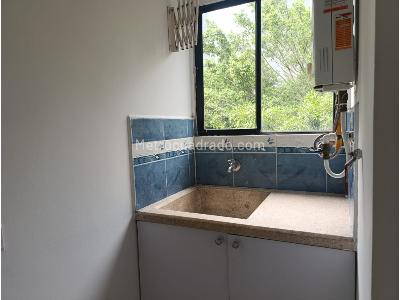 Apartaestudio en venta en El Poblado, Medellín, 49 m² · foto 13 de 16