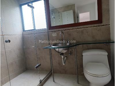 Apartaestudio en venta en El Poblado, Medellín, 49 m² · foto 15 de 16