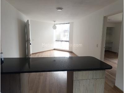 Apartaestudio en venta en El Poblado, Medellín, 49 m² · foto 2 de 16