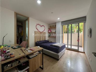 Apartamento de 3 alcobas en venta en Loma Esmeralda, Envigado, 182 m² · foto 16 de 20
